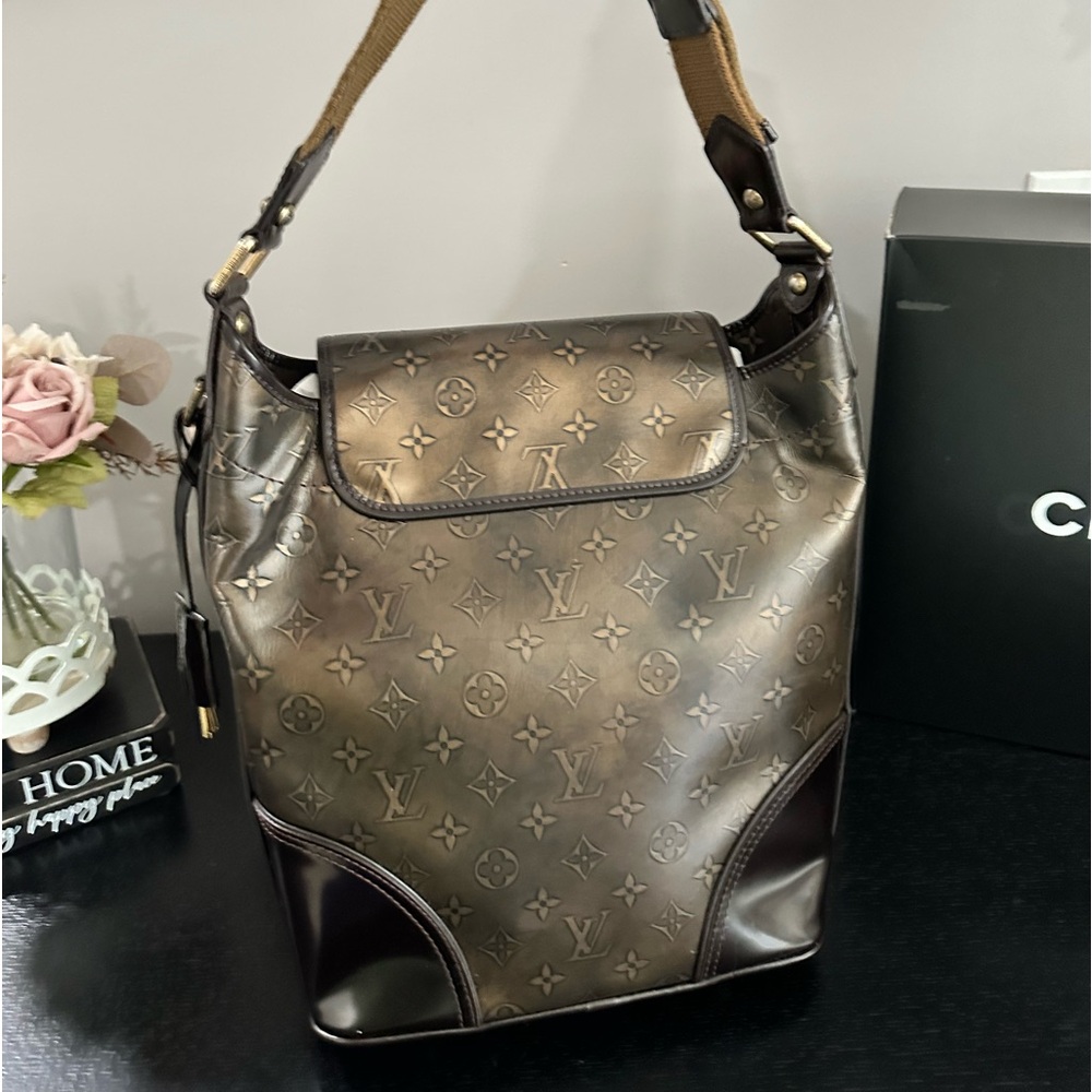 Louis Vuitton Limited Edition Bronze Monogram Embossed Leather Sergent Bag - Picture 2 of 16